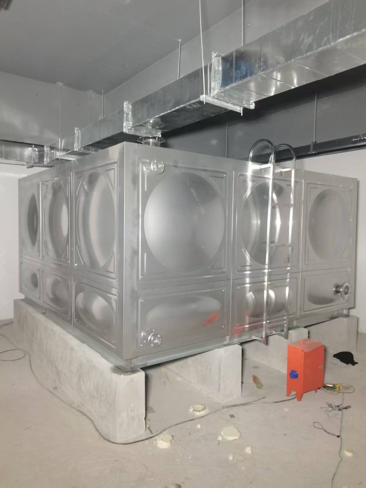 山東威海不銹鋼保溫水箱